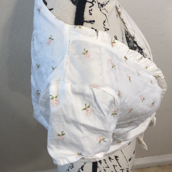 Brandy Melville tie front top - Picture 5 of 11